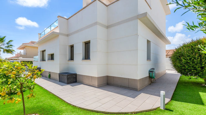 Image No.42-4 Bed Villa for sale