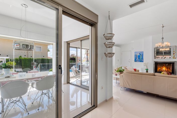 Image No.8-4 Bed Villa for sale