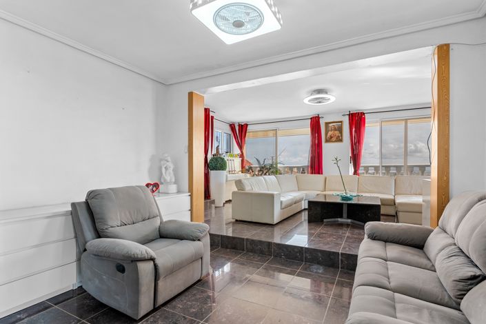 Image No.3-4 Bed Villa for sale