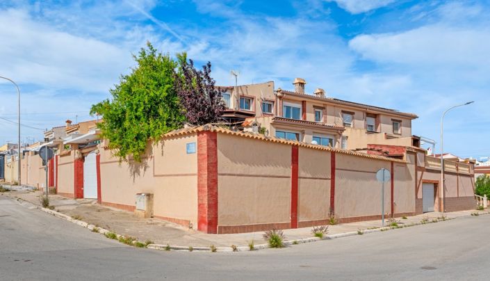 Image No.48-4 Bed Villa for sale