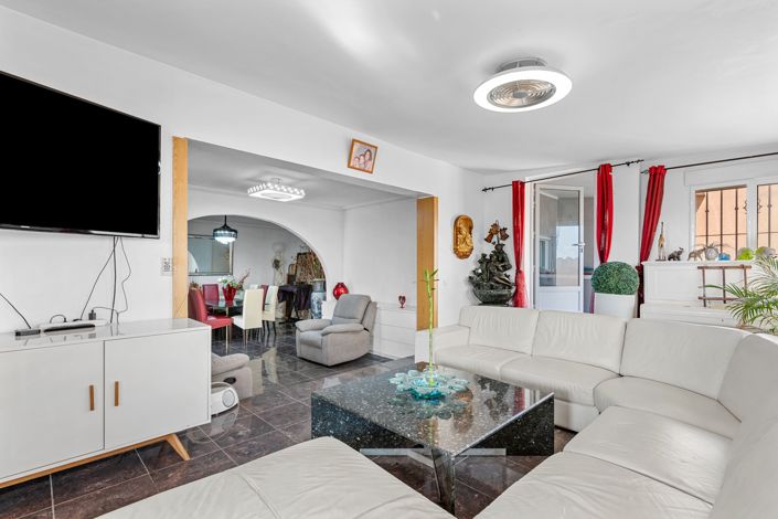 Image No.9-4 Bed Villa for sale