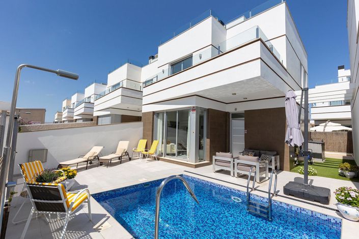 Image No.1-3 Bed Villa for sale
