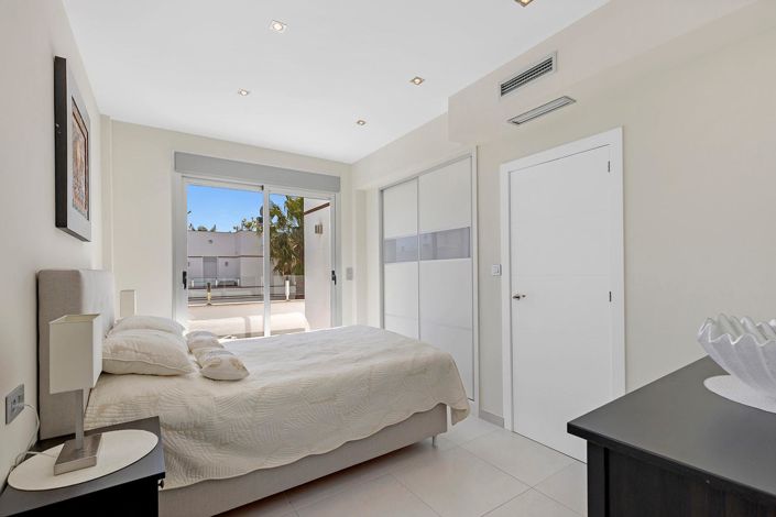 Image No.21-3 Bed Villa for sale