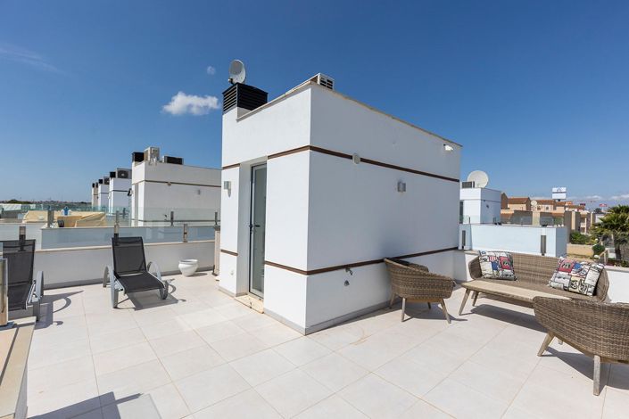 Image No.27-3 Bed Villa for sale