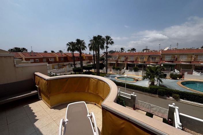 Image No.14-3 Bed Townhouse for sale