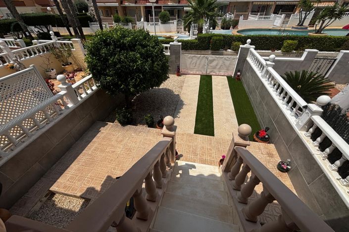 Image No.28-3 Bed Townhouse for sale