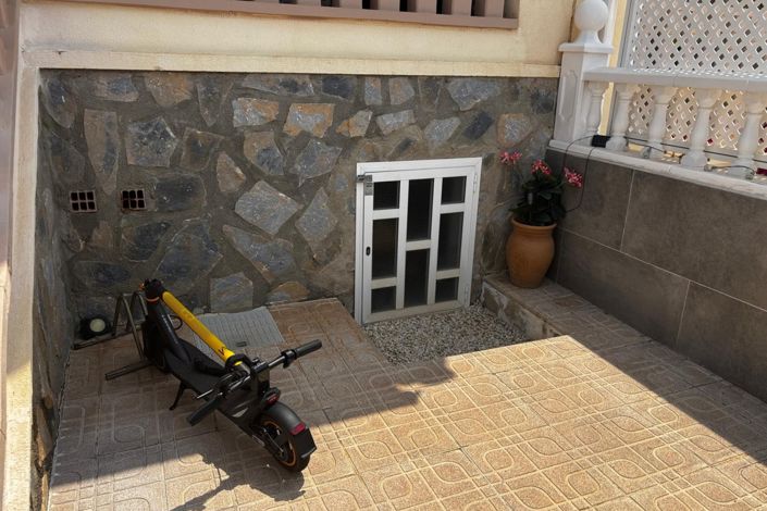 Image No.31-3 Bed Townhouse for sale