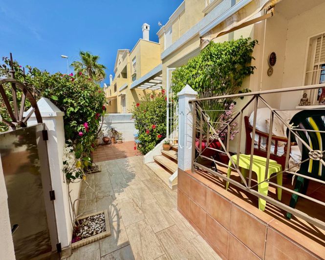 Image No.18-3 Bed Townhouse for sale