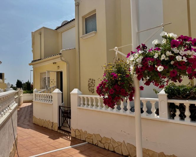 Image No.23-3 Bed Townhouse for sale