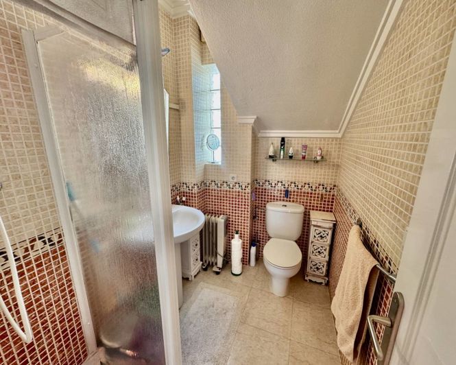 Image No.9-3 Bed Townhouse for sale