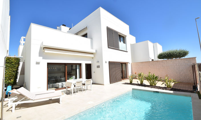 Image No.1-3 Bed Villa for sale