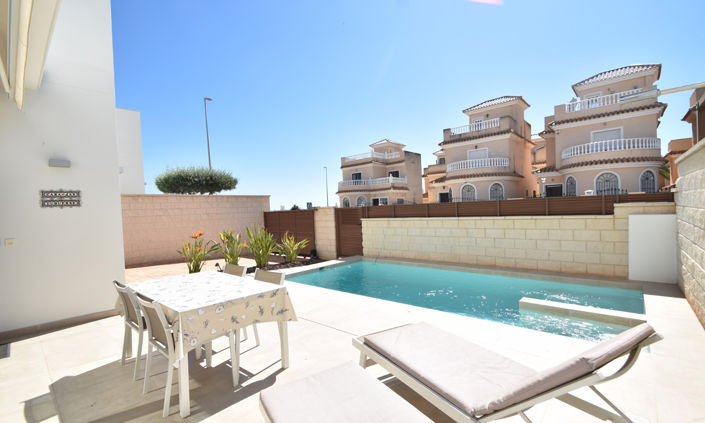 Image No.26-3 Bed Villa for sale