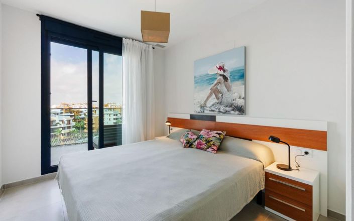 Image No.15-3 Bed Apartment for sale