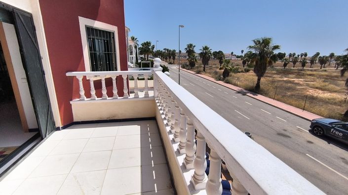 Image No.18-3 Bed Townhouse for sale