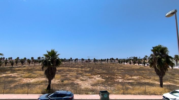 Image No.19-3 Bed Townhouse for sale