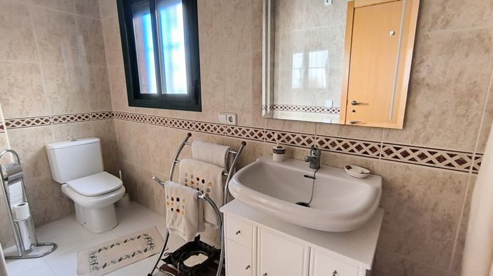 Image No.22-3 Bed Townhouse for sale