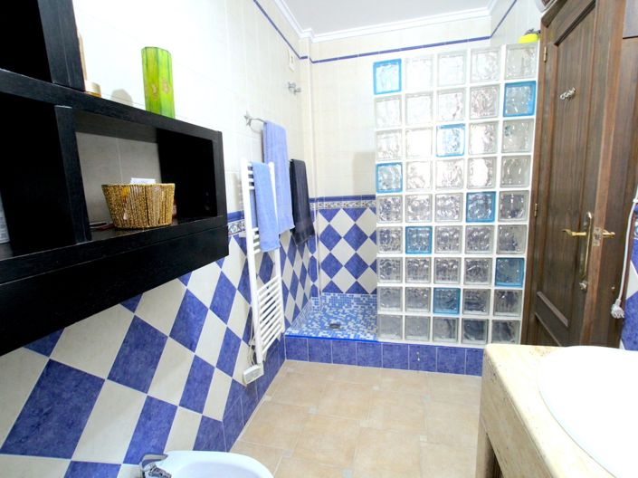 Image No.20-3 Bed Villa for sale