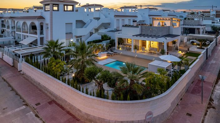 Image No.49-3 Bed Villa for sale