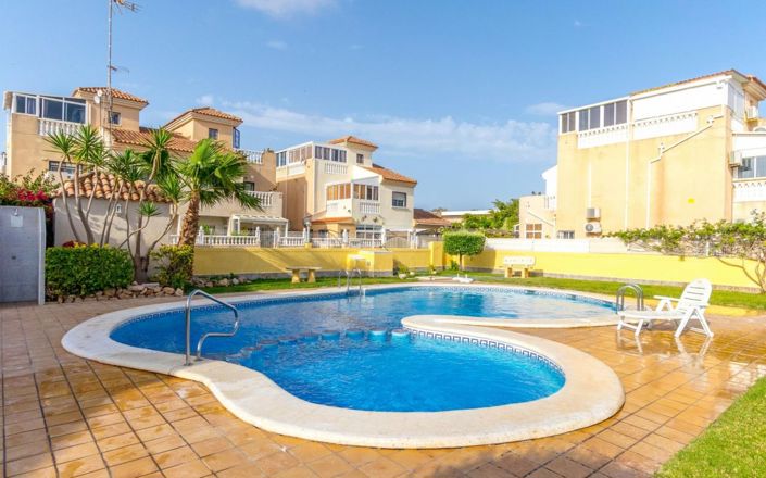 Image No.25-3 Bed Quad for sale