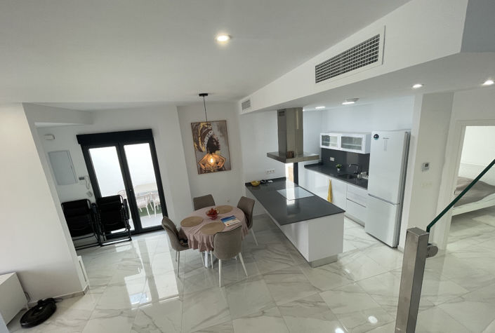 Image No.17-3 Bed Villa for sale