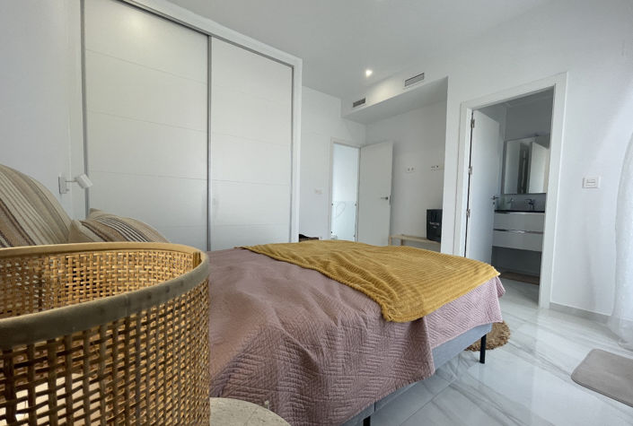 Image No.25-3 Bed Villa for sale