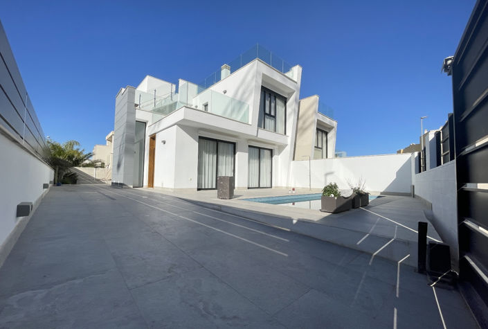 Image No.25-3 Bed Villa for sale