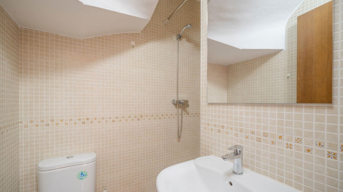 Image No.15-3 Bed Property for sale