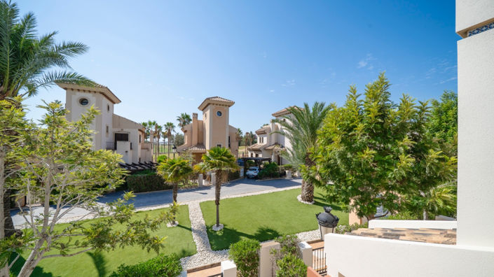 Image No.27-3 Bed Property for sale