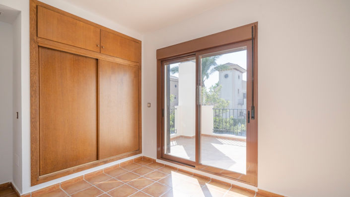 Image No.28-3 Bed Property for sale