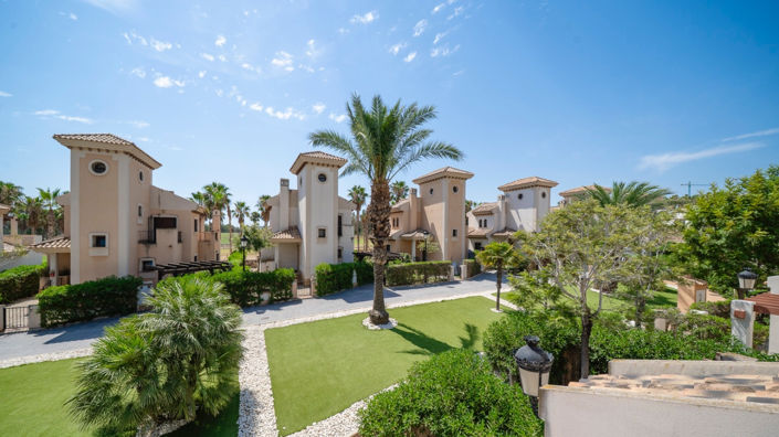 Image No.27-3 Bed Property for sale