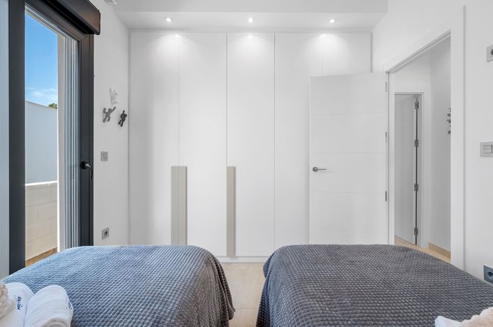 Image No.19-3 Bed Villa for sale