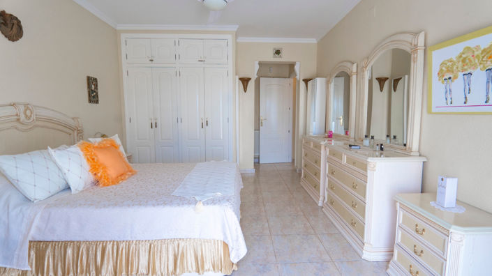 Image No.27-5 Bed Villa for sale