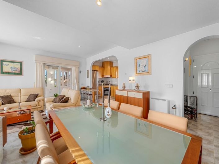 Image No.10-5 Bed Villa for sale