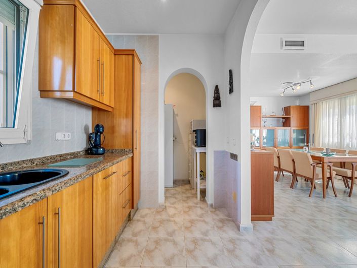 Image No.12-5 Bed Villa for sale