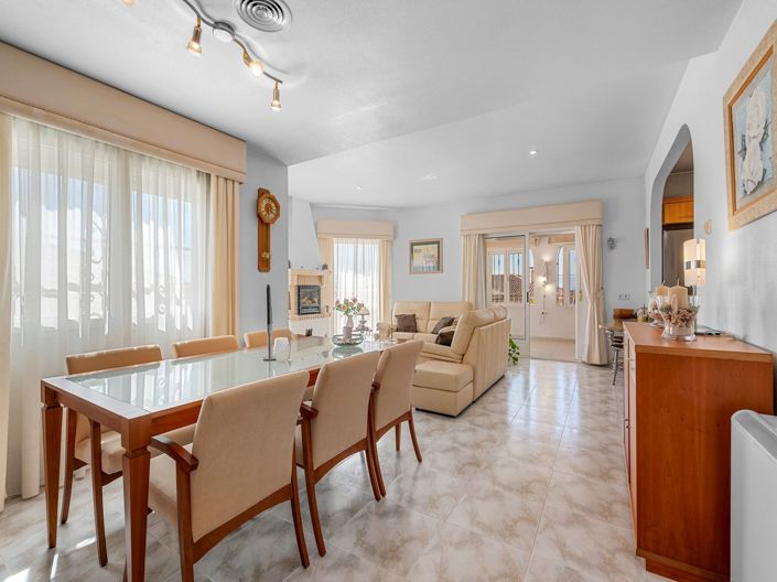 Image No.8-5 Bed Villa for sale