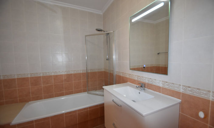 Image No.19-3 Bed Villa for sale