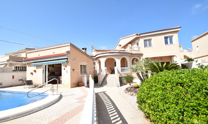 Image No.1-5 Bed Villa for sale