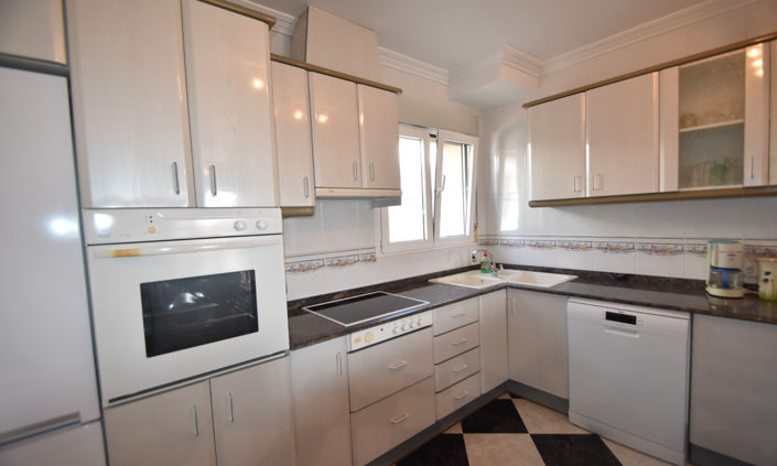 Image No.20-5 Bed Villa for sale