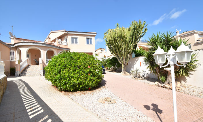 Image No.37-5 Bed Villa for sale