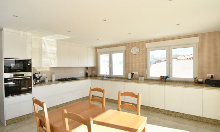 Image No.4-3 Bed Villa for sale