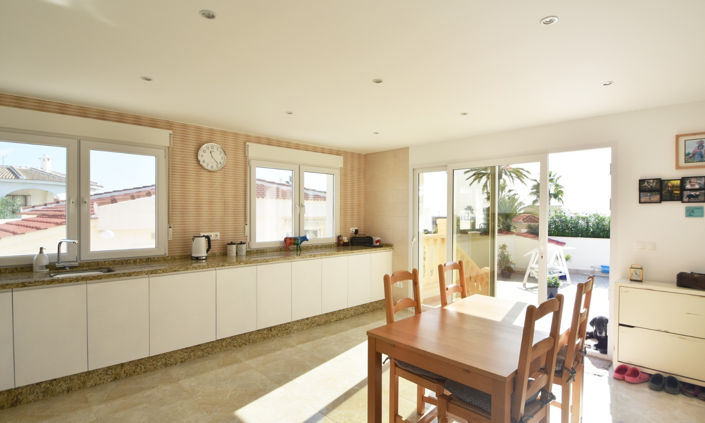 Image No.6-3 Bed Villa for sale