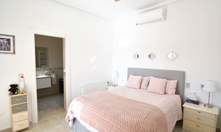 Image No.8-3 Bed Villa for sale