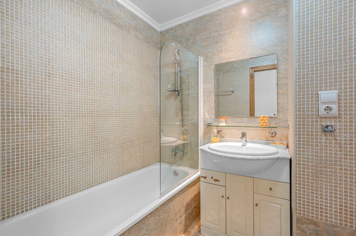 Image No.20-2 Bed Apartment for sale