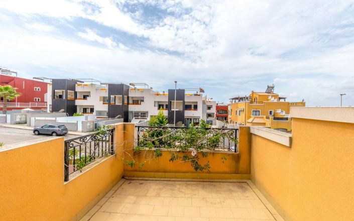 Image No.21-3 Bed Quad for sale