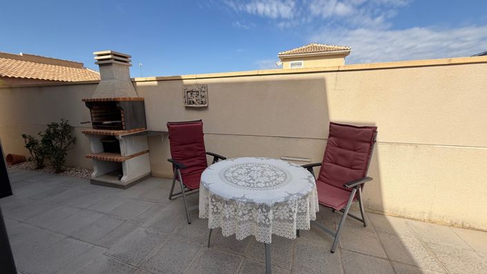 Image No.20-2 Bed Villa for sale