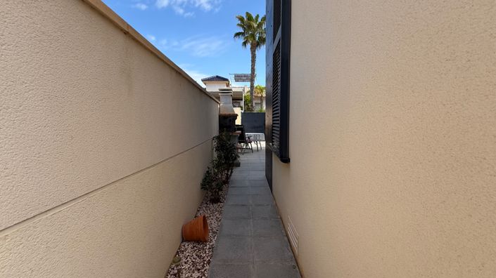 Image No.30-2 Bed Villa for sale