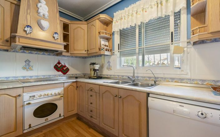 Image No.10-3 Bed Villa for sale