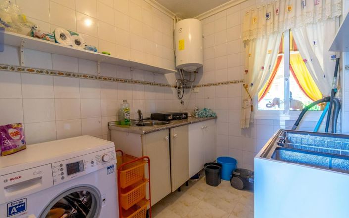 Image No.12-3 Bed Villa for sale