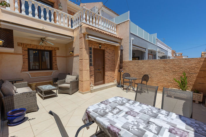Image No.1-3 Bed Townhouse for sale