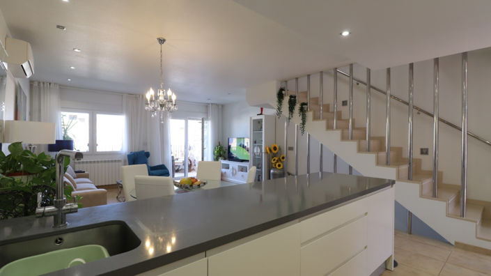 Image No.10-3 Bed Townhouse for sale